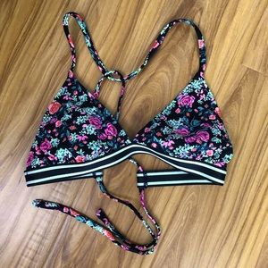 Xhilaration floral bikini top sz M